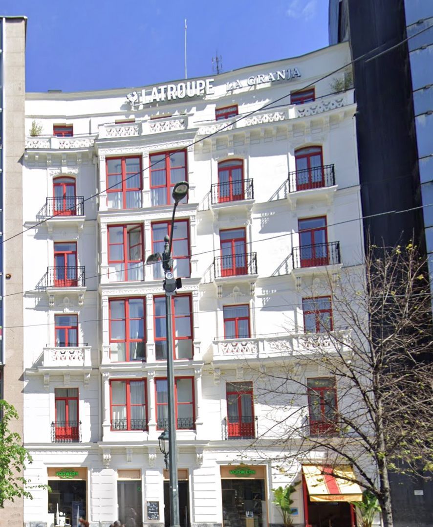 LATROUPE La Granja Hostel Bilbao